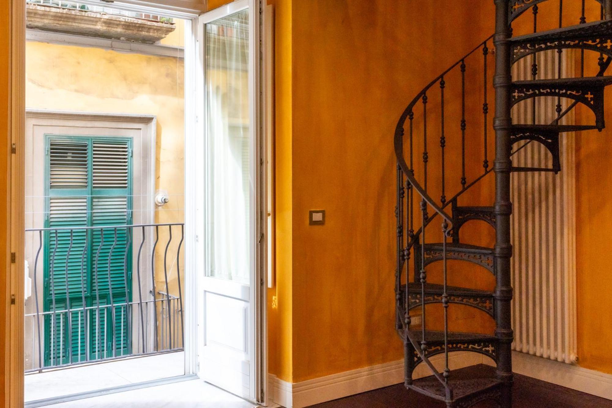 Via Carlo De Cesare 15 Napoli